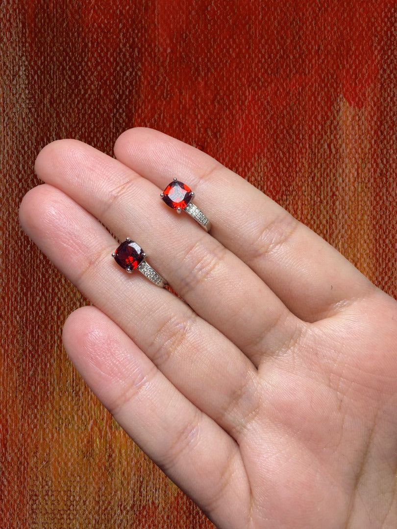 Aretes Granate Rojo