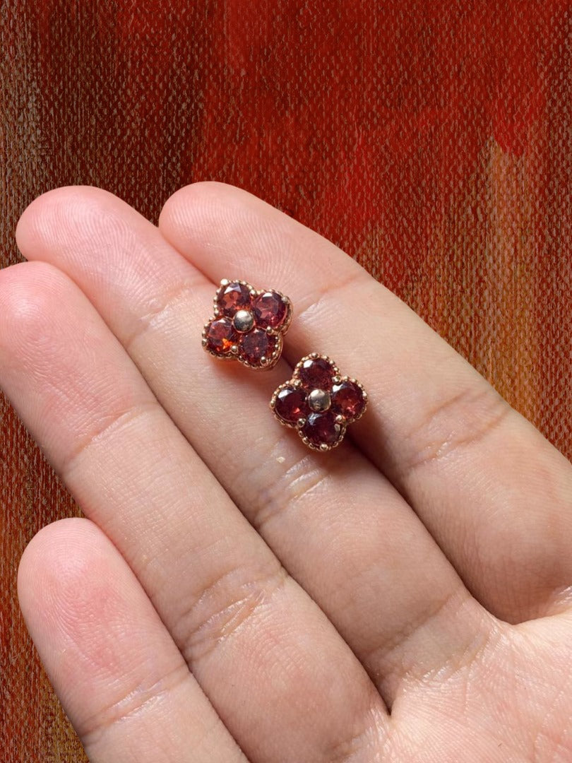 Aretes Granate Rojo Trebol