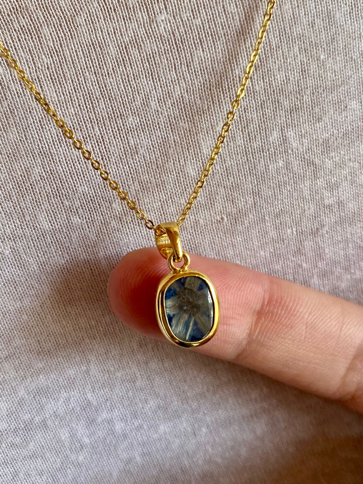 Dije de Zafiro Azul Trapiche