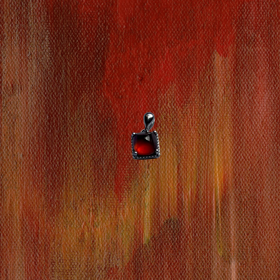 Dije Granate Sugarloaf