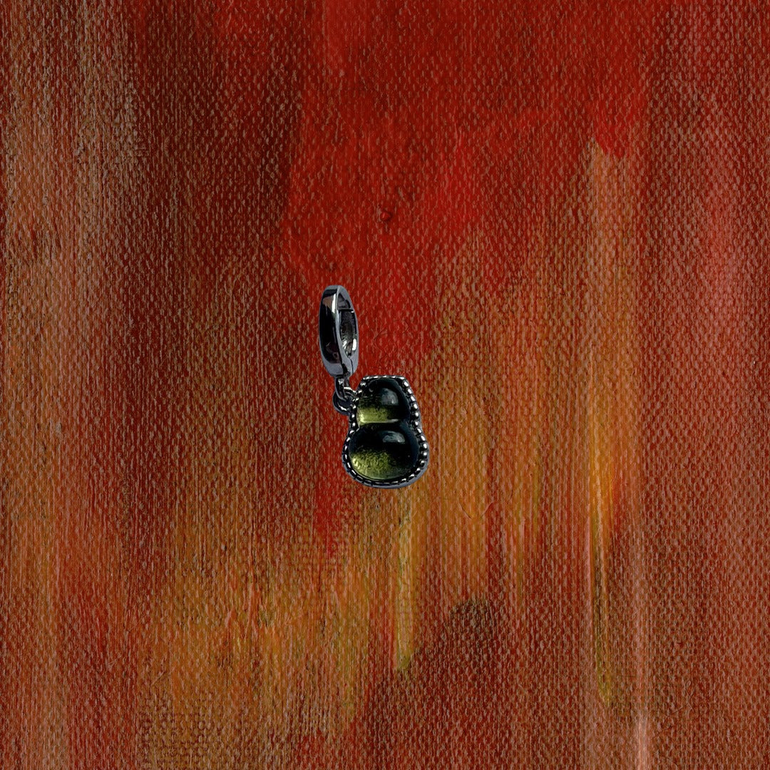 Dije Charm Moldavita Hulu