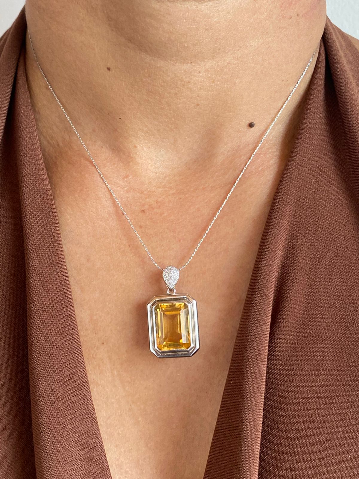 Dije Citrino Bezel S925