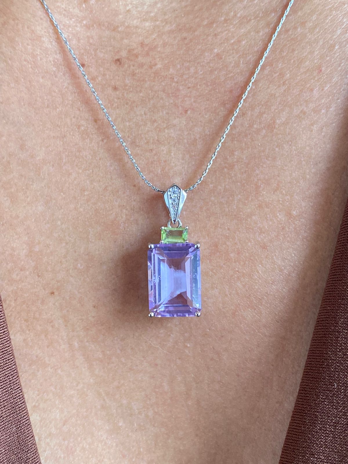 Dije Amatista Lavender y peridoto S925